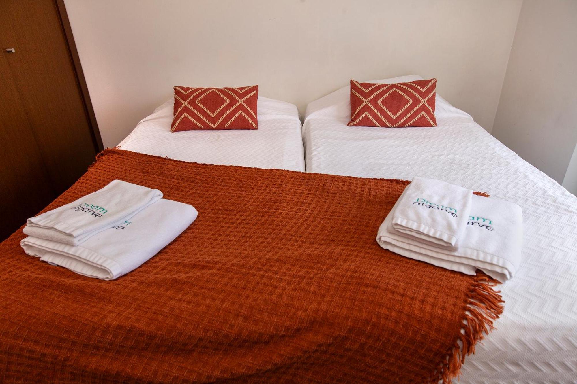 B04 - Luxury 2 Bed W Terrace Pool Apartment Lagos Luaran gambar
